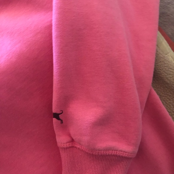 The Black Dog Pink Sweatshirt with Black Dog Logo Woman’s Medium Martha’s Vineya - Picture 5 of 16